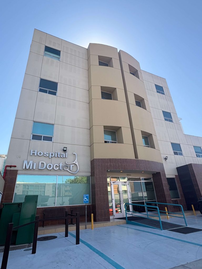 Exterior view of a bariatric surgery hospital in Tijuana, showcasing modern architecture, clean facilities, and welcoming entrance, symbolizing high-quality medical care for weight loss surgery patients.